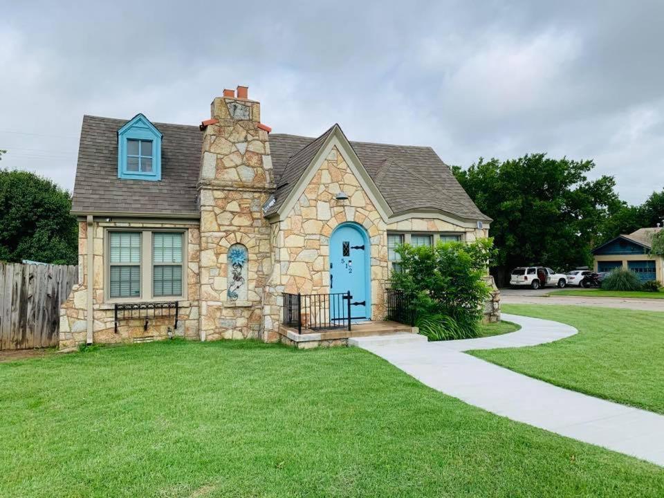 1 Mile To Fort Sill! The Carolebelle Cottage Sleeps 8 With Hottub,Grills,Firepit Lawton Buitenkant foto