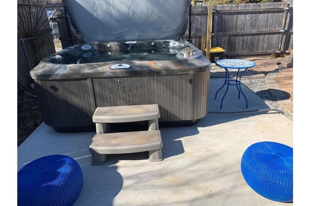 1 Mile To Fort Sill! The Carolebelle Cottage Sleeps 8 With Hottub,Grills,Firepit Lawton Buitenkant foto