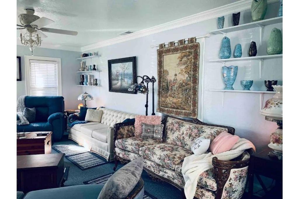 1 Mile To Fort Sill! The Carolebelle Cottage Sleeps 8 With Hottub,Grills,Firepit Lawton Buitenkant foto