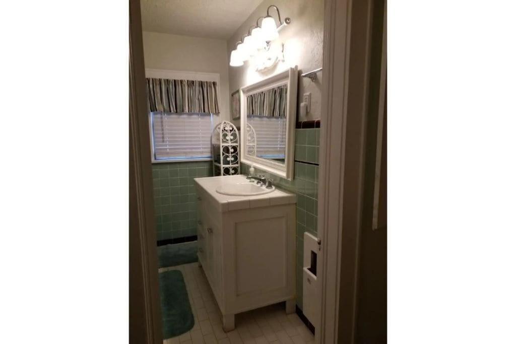1 Mile To Fort Sill! The Carolebelle Cottage Sleeps 8 With Hottub,Grills,Firepit Lawton Buitenkant foto